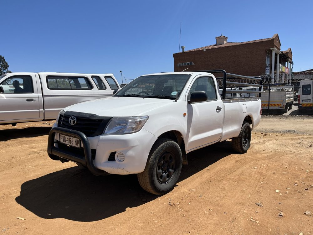 2015 Toyota Hilux 2.5 - Image 2