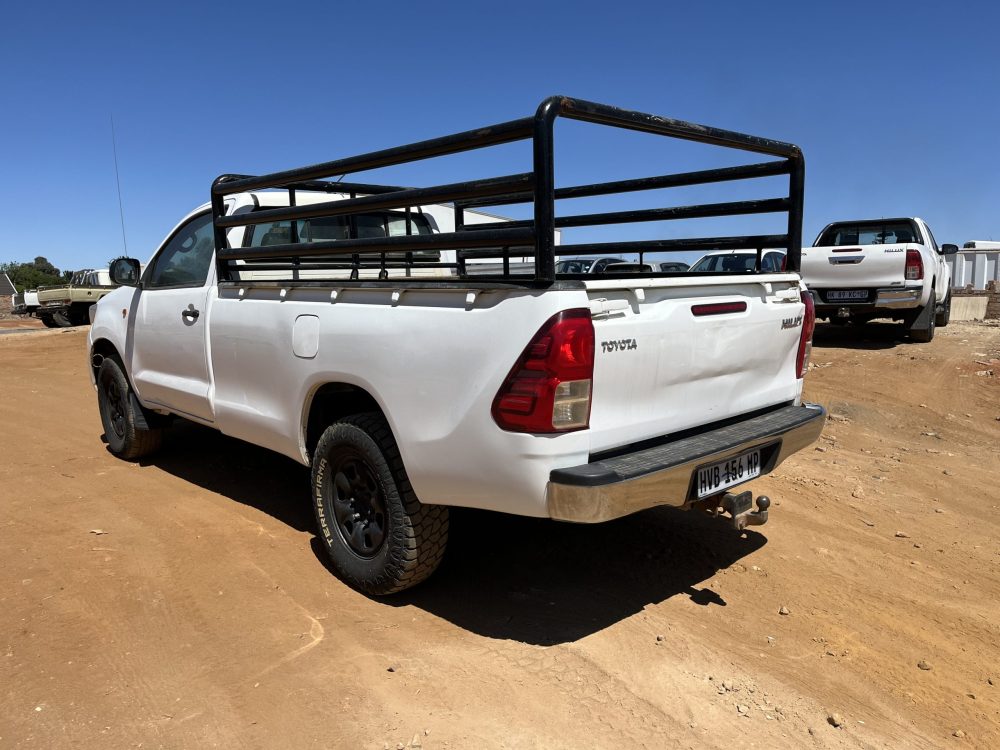 2015 Toyota Hilux 2.5 - Image 3