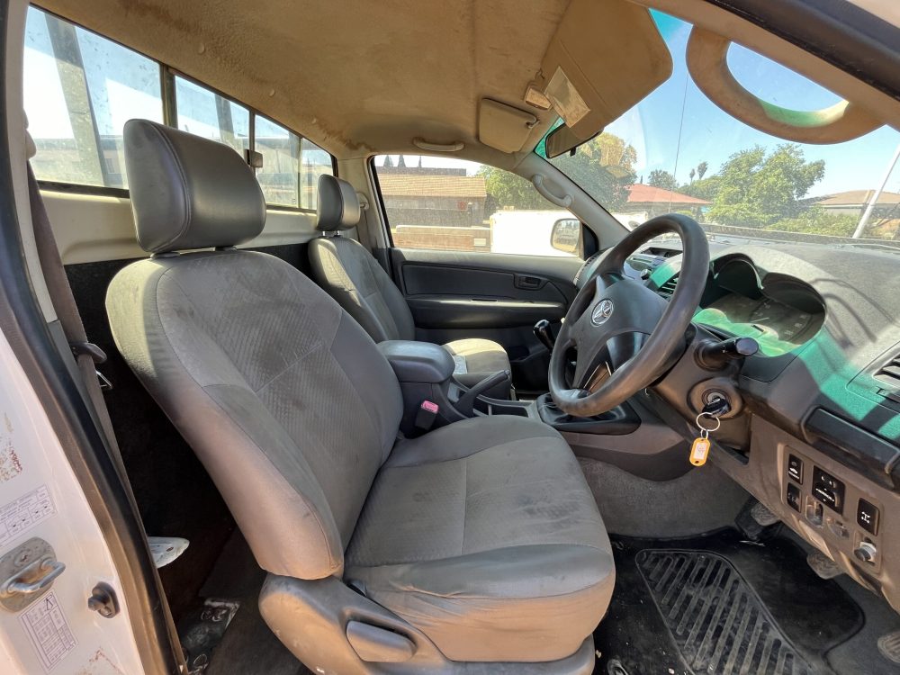 2015 Toyota Hilux 2.5 - Image 5