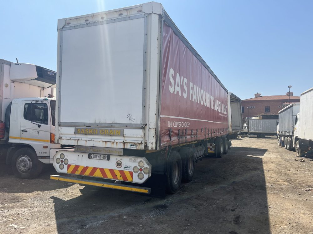 2012 Henred Fruehauf Superlink with Air Suspension