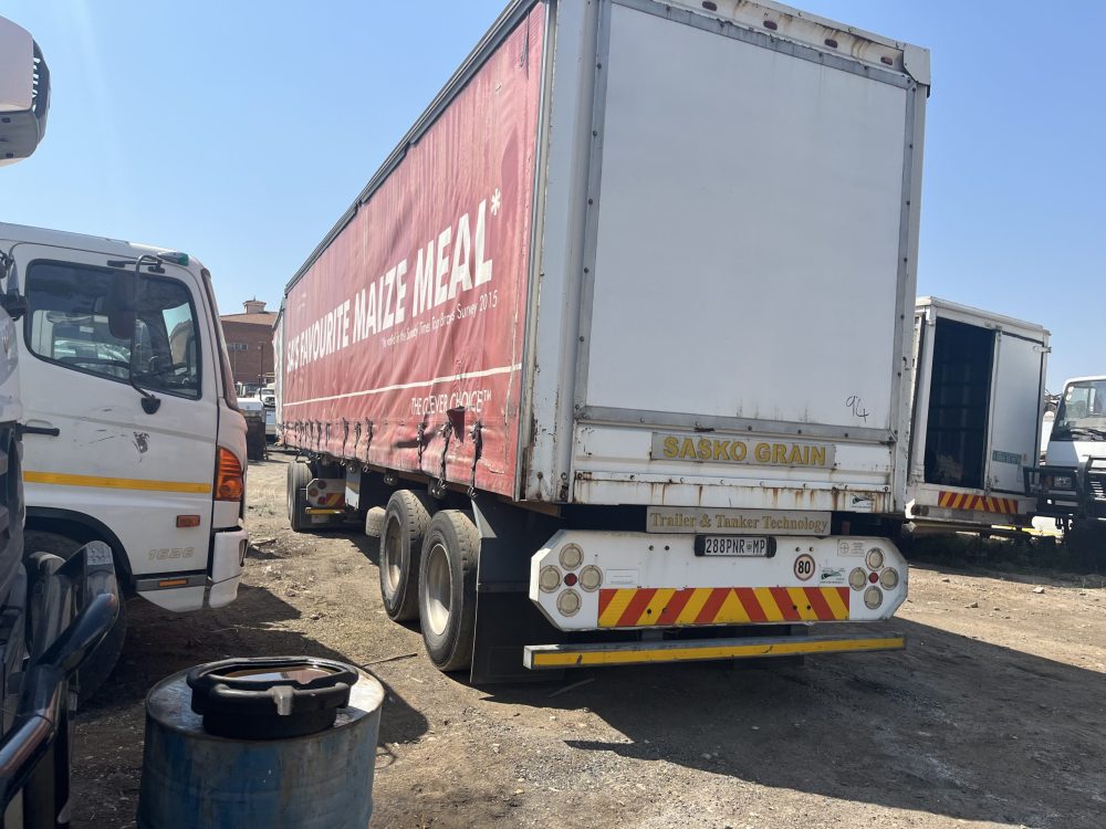 2012 Henred Fruehauf Superlink with Air Suspension - Image 2