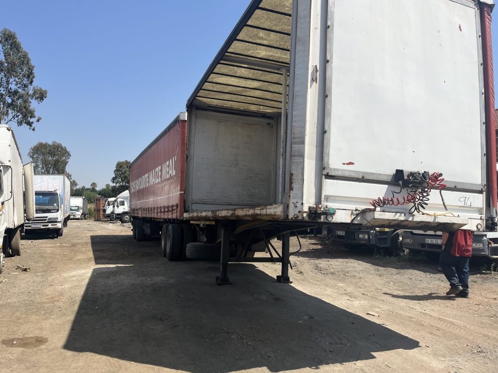 2012 Henred Fruehauf Superlink with Air Suspension - Image 3