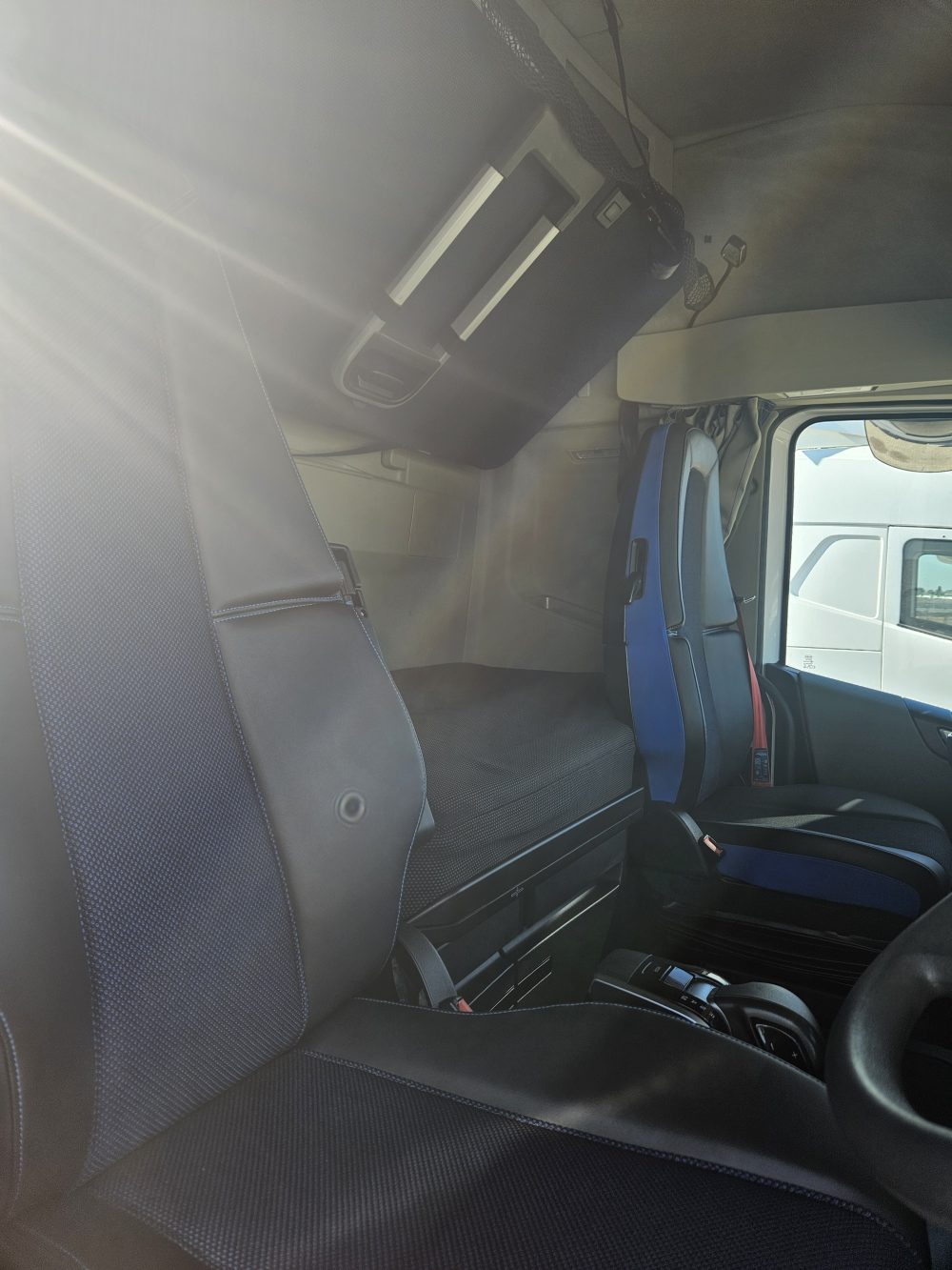 VOLVO FH 440 GLOBETROTTER V5 - Image 3