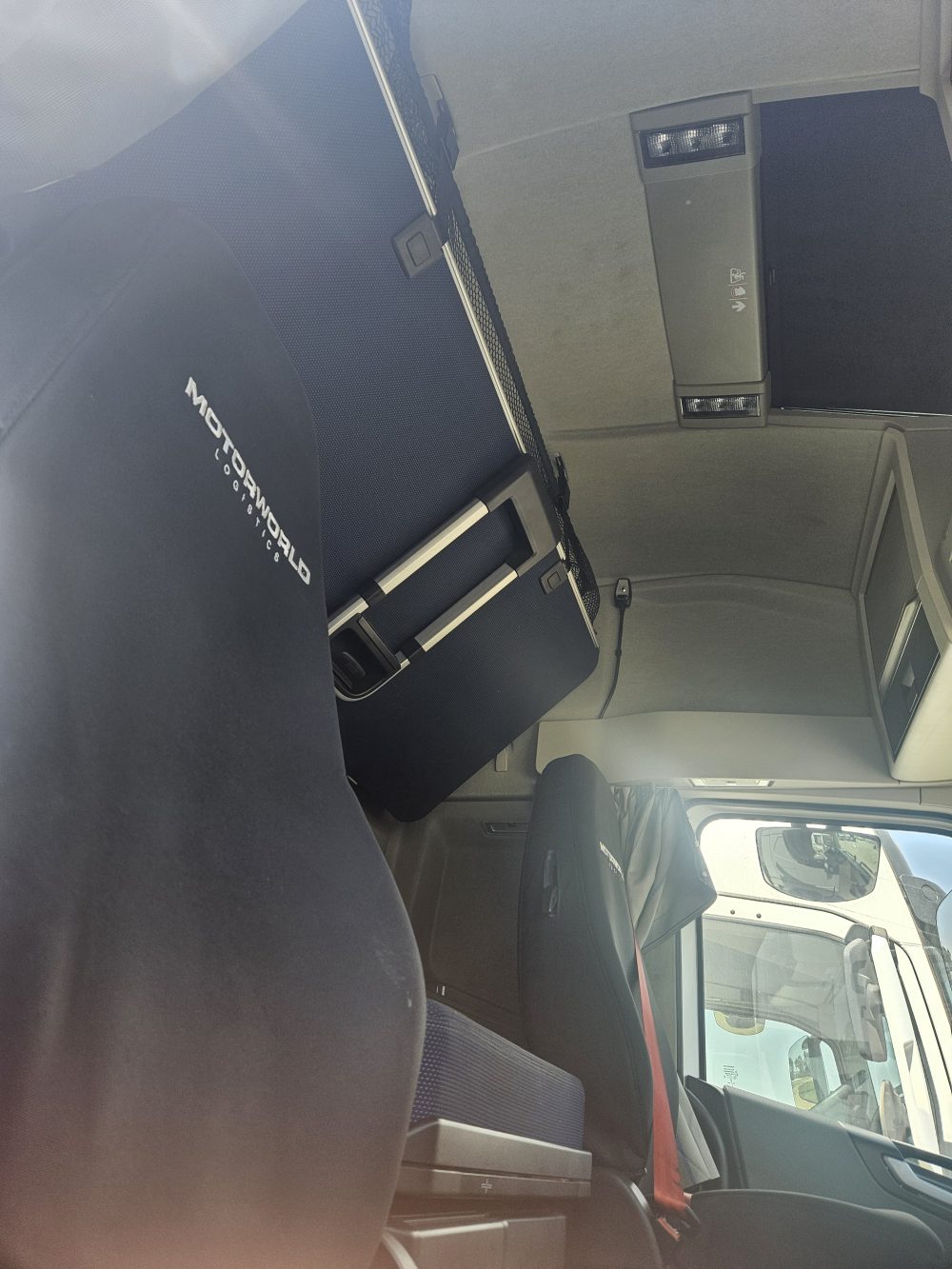 VOLVO FH 440 GLOBETROTTER - Image 3