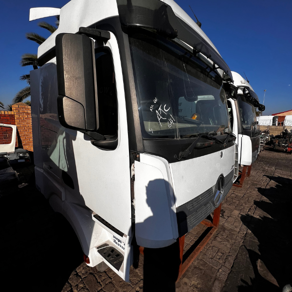 Mercedes-Benz Actros Pure High Roof Cab