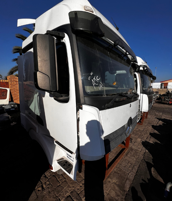 Mercedes-Benz Actros Pure High Roof Cab
