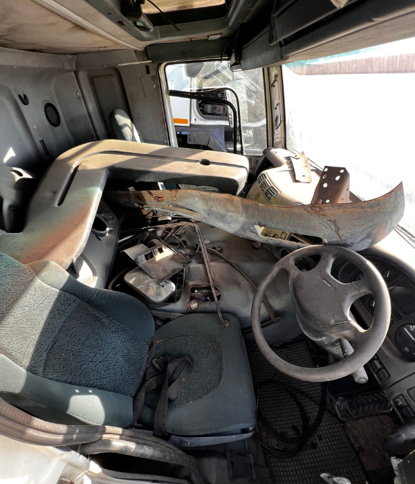 DAF CF 85 Cab - Image 2