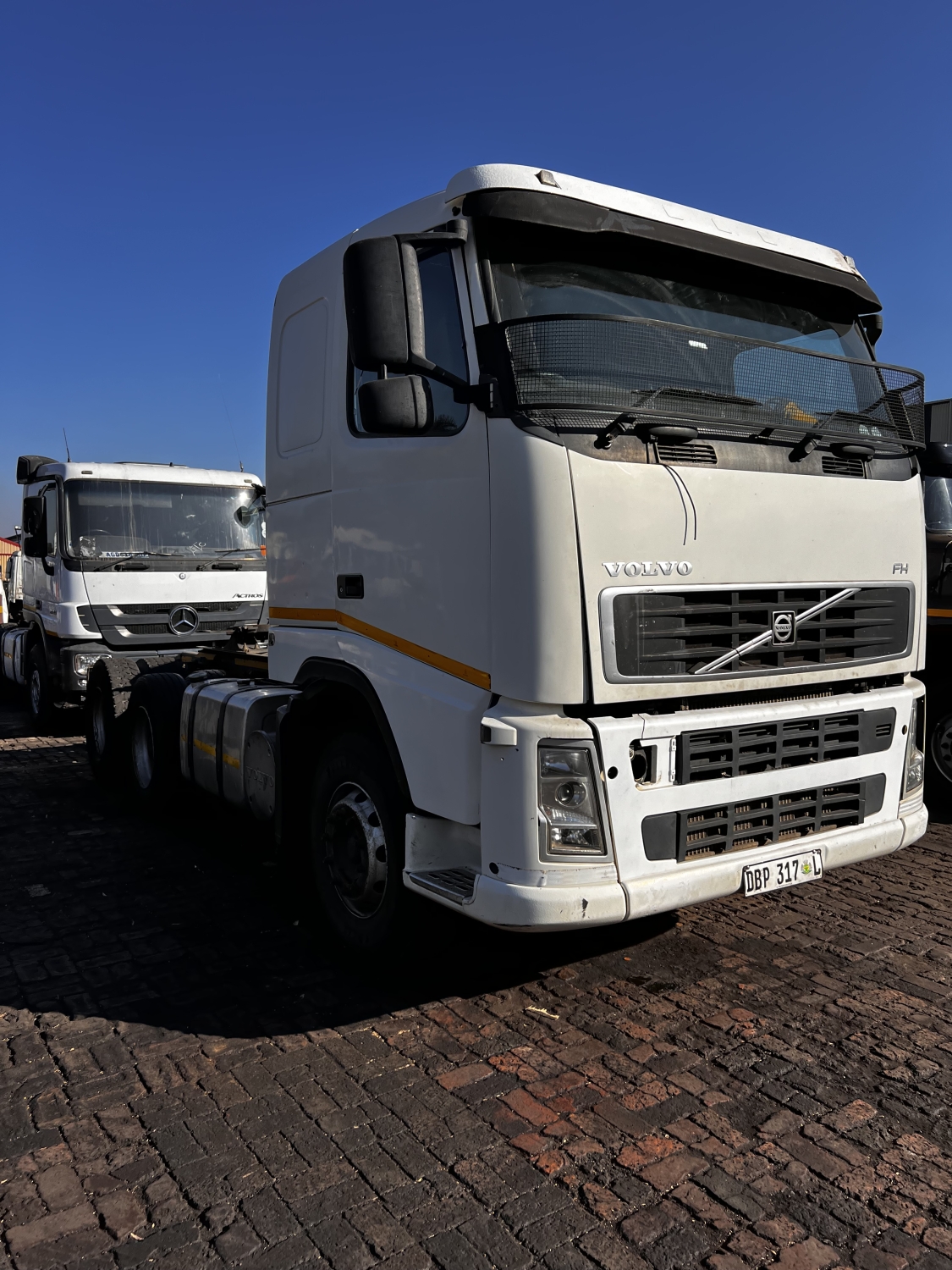 Volvo 440 Hub-Reduction Truck