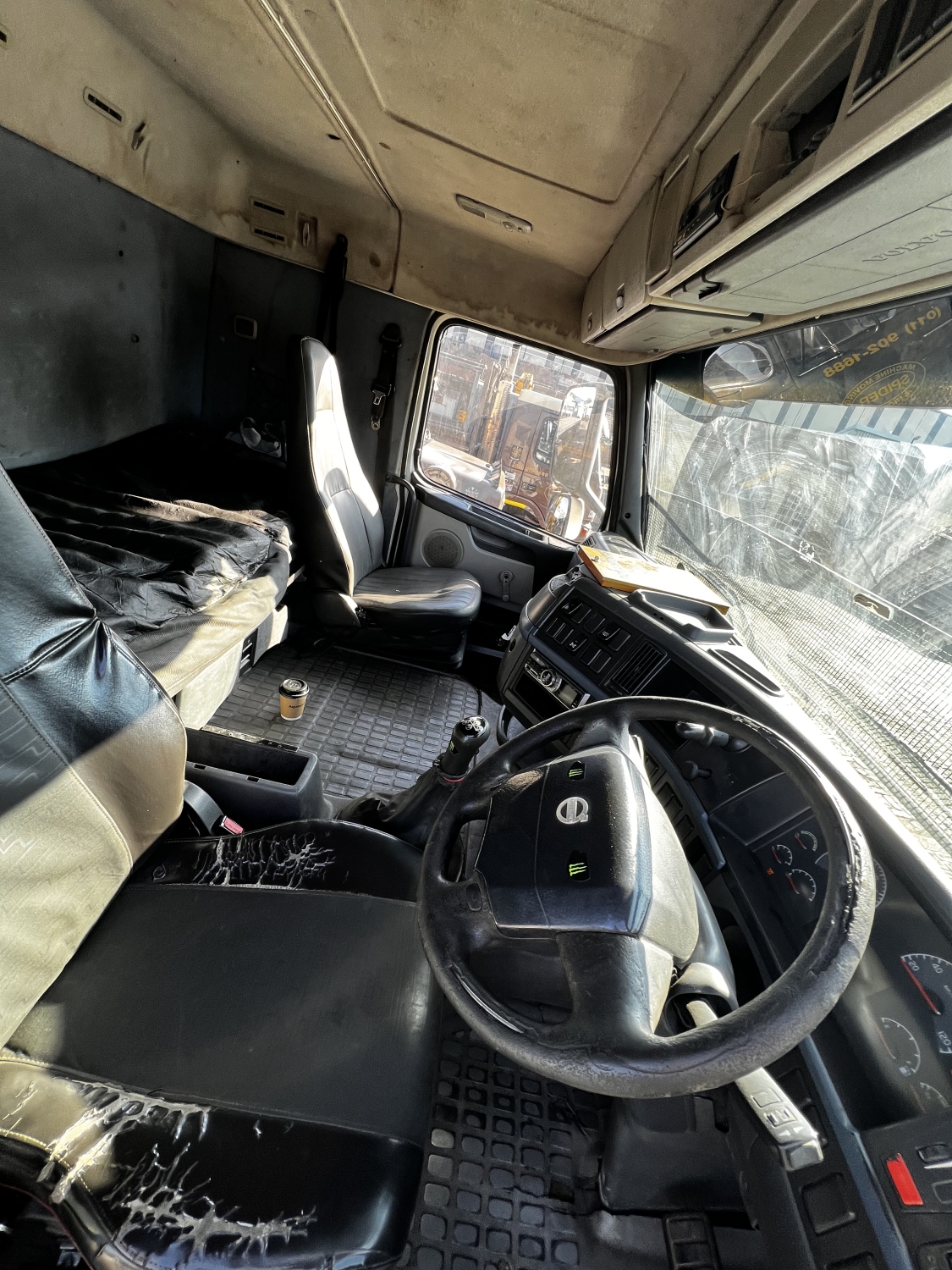 Volvo 440 Hub-Reduction Truck - Image 3