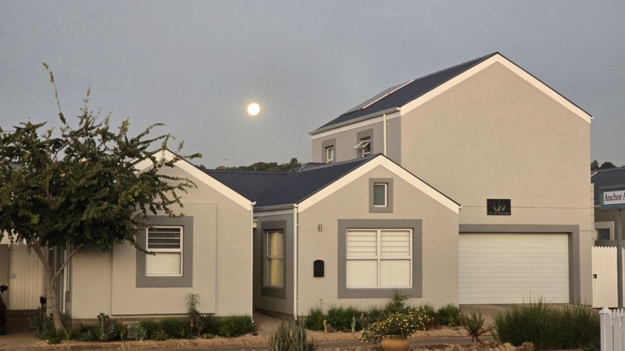 3 Bedroom Townhouse For Sale in Erasmus Park