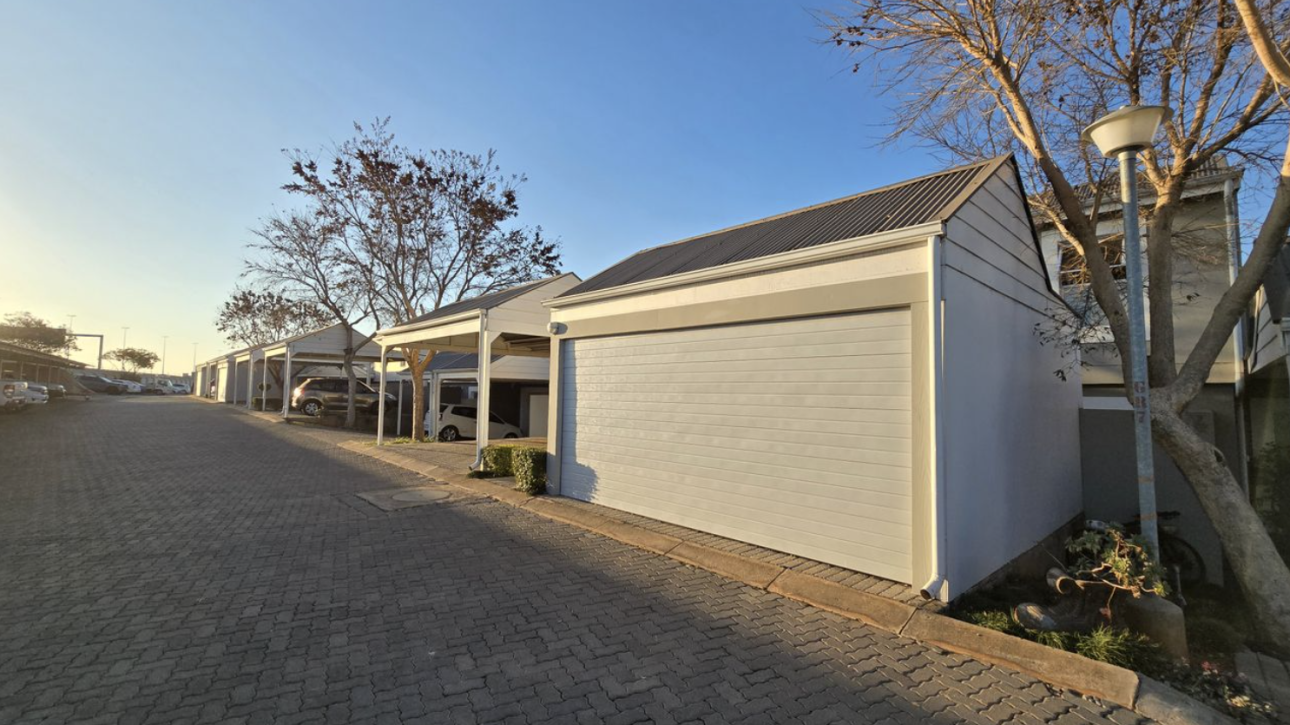 3 Bedroom Simplex Rented in Erasmus Park