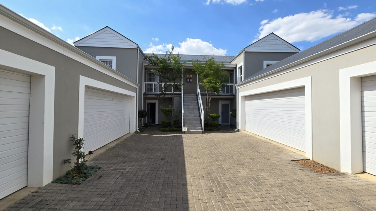 3 Bedroom Townhouse For Sale in Erasmus Park