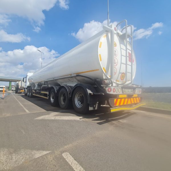 2021 Henred Fuel Tanker