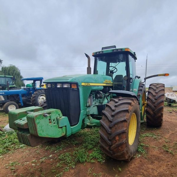 John Deere 8410