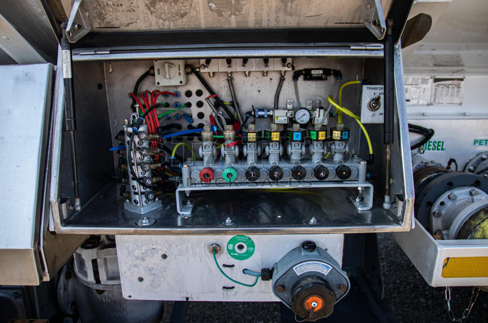 2014 Tank Clinic 28 000Lt 3-Axle Drawbar Tanker Trailer - Image 4