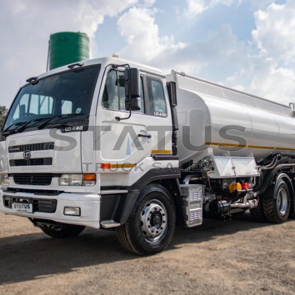 2005 UD 440 18 000Lt Metered Fuel Rigid